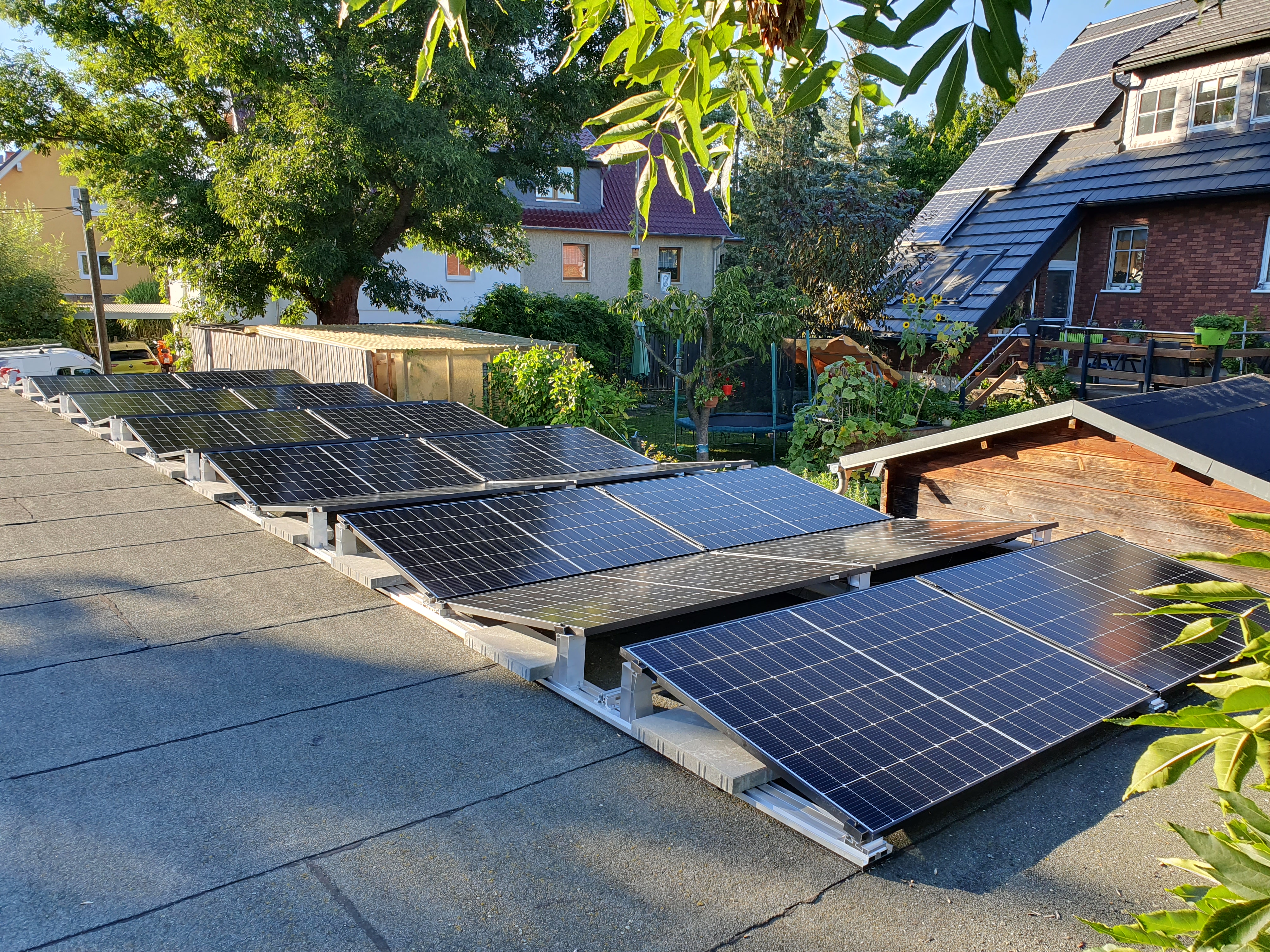 Photovoltaikanlage auf Einfamilienhausdach mit Gauben